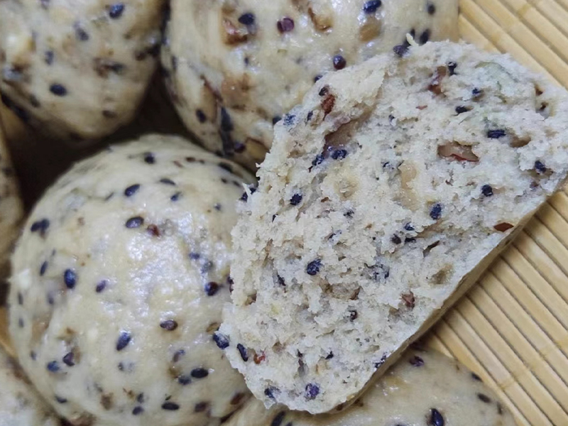 Wholemeal Nut Steamed Bread