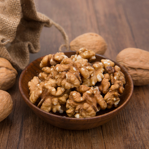 Walnut Kernels Light Halves