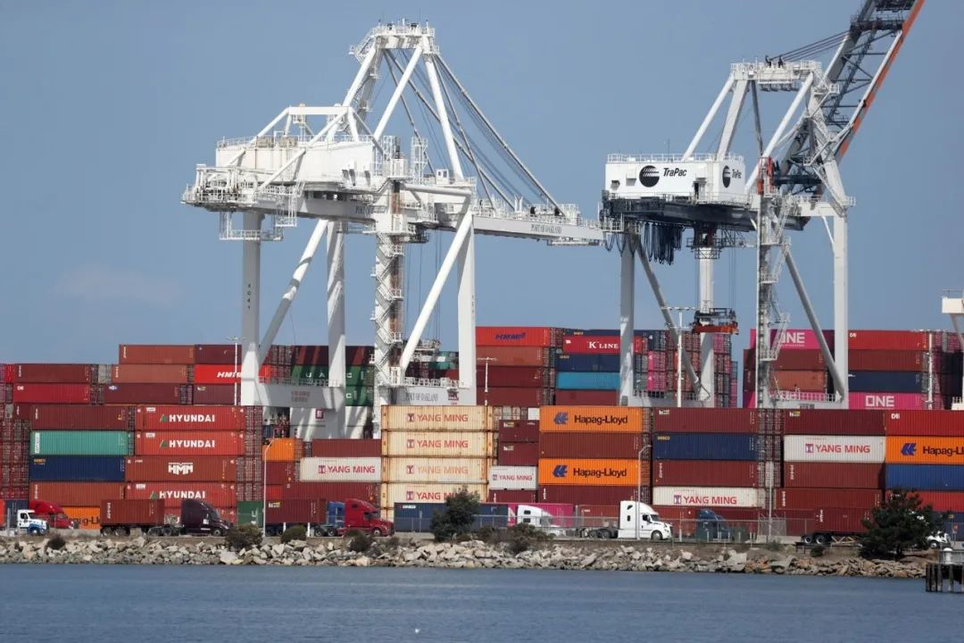 Attention! Port operation interrupted, nationwide indefinite strike!