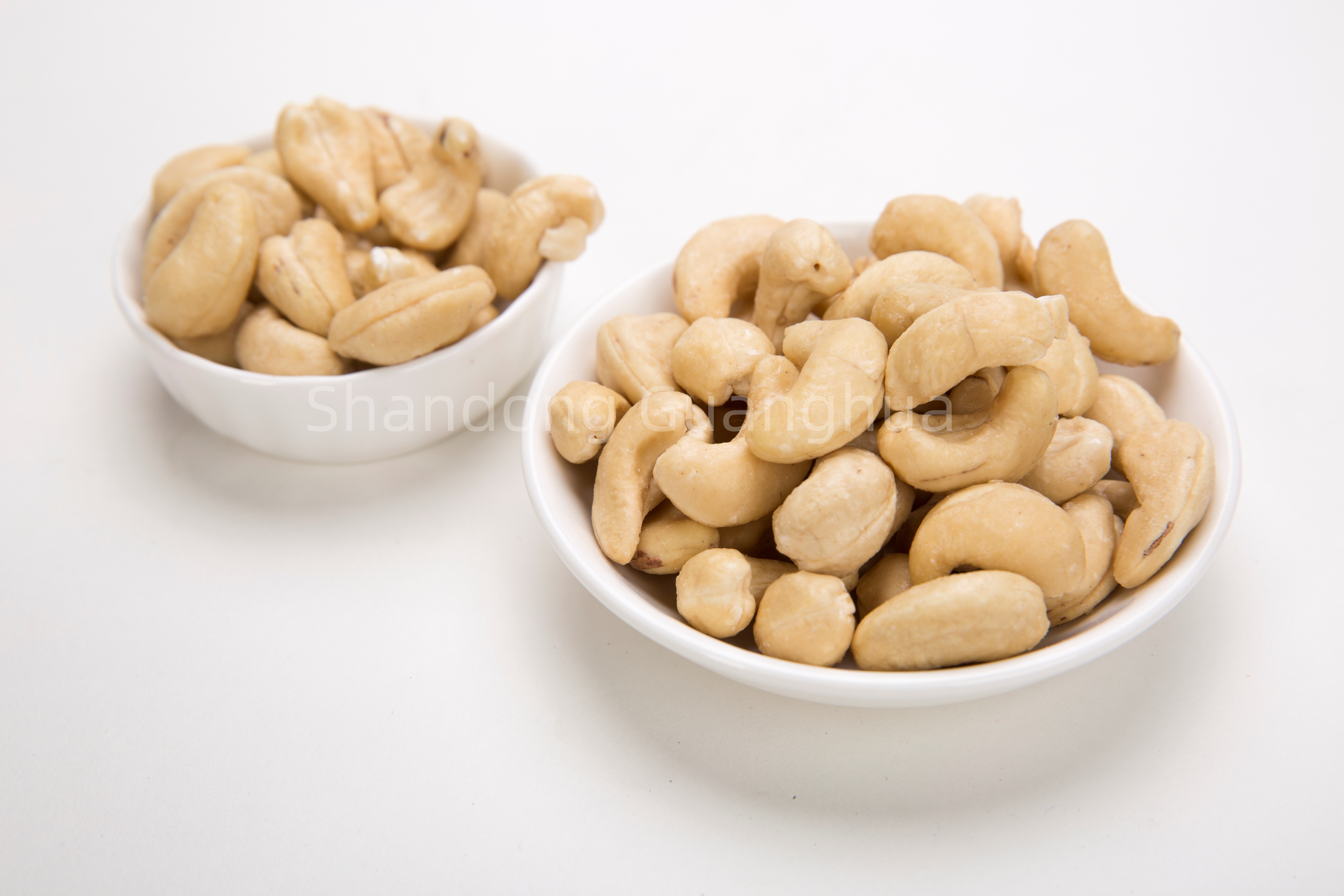 How many cashews should I eat a day?