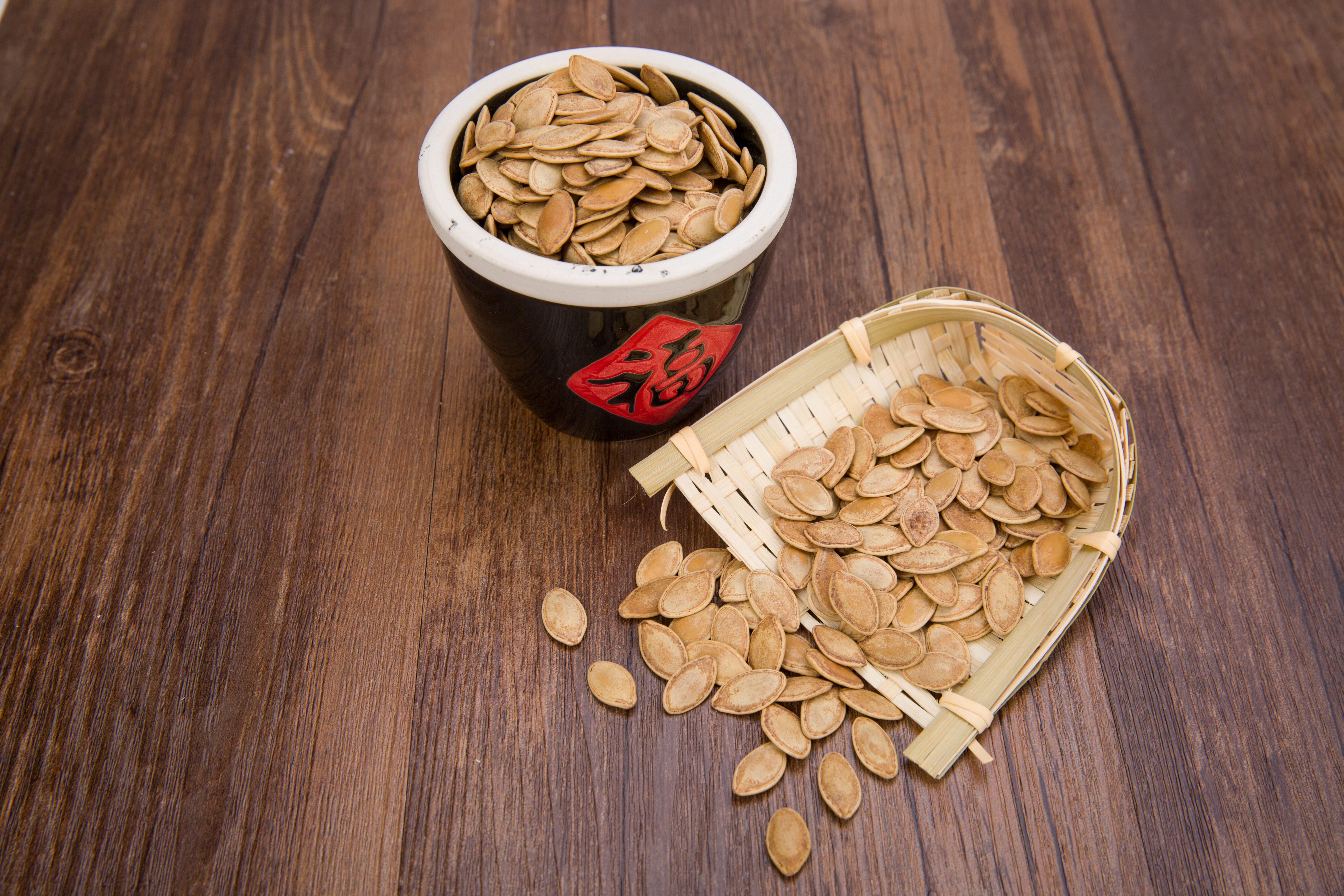 ROASTED SPICY PUMPKIN SEEDS(1)