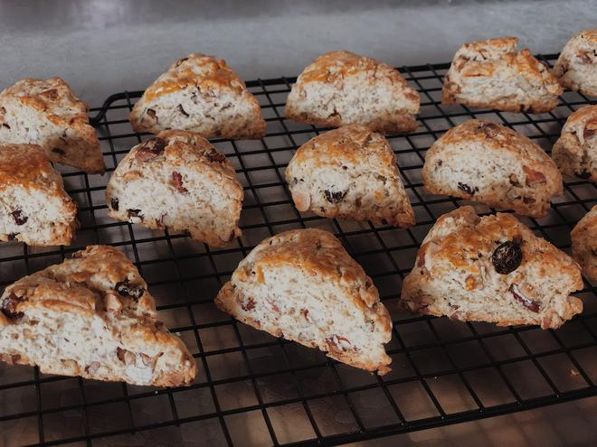 Oatmeal Nut Scones